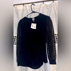 Anne Klein medium blouse. New .
